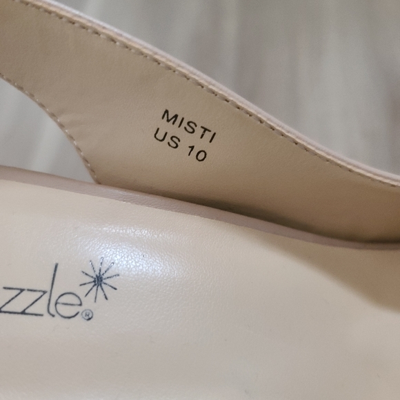 Shoes - Picture 4 of 5